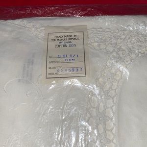 Table Cloth with Napkins included